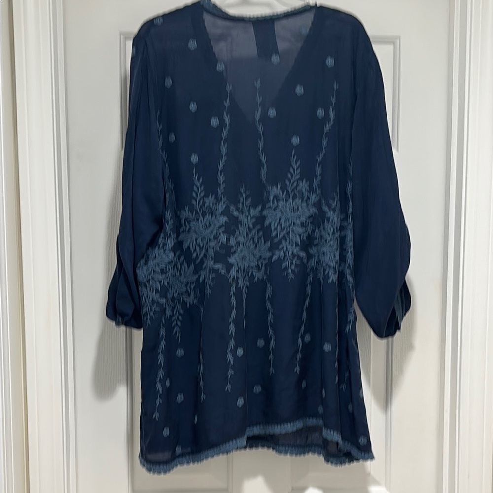 Johnny Was Navy Floral Embroidered Tunic SIZE 1X